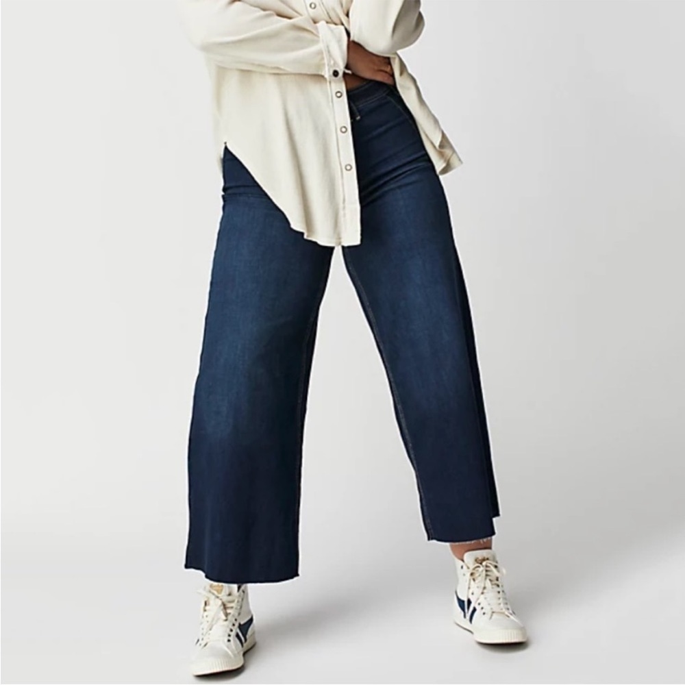 NEW Free People We the Free Crvy Counter Culture Button Fly Wide Leg Crop Jeans